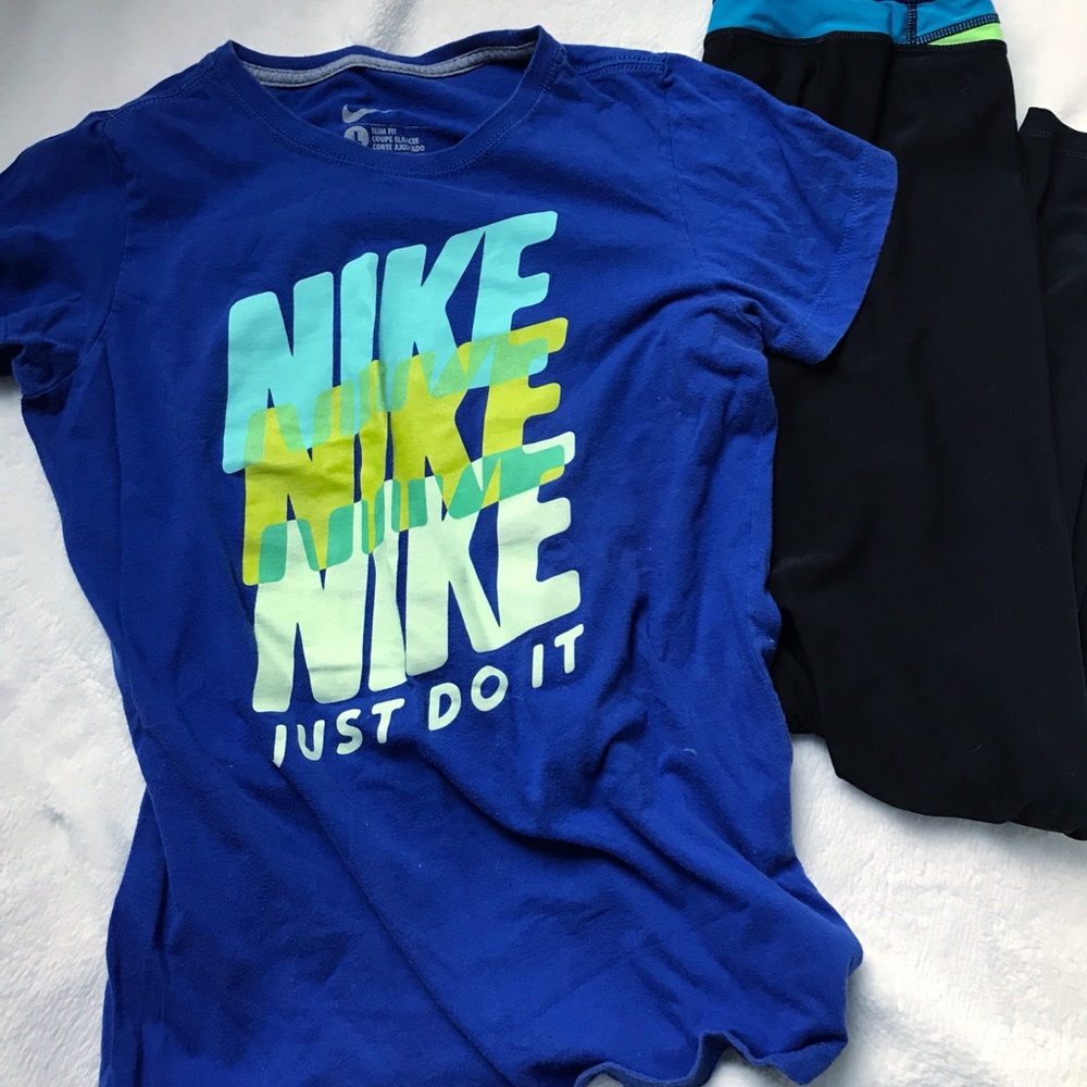 NIKE Slim Fit Tee